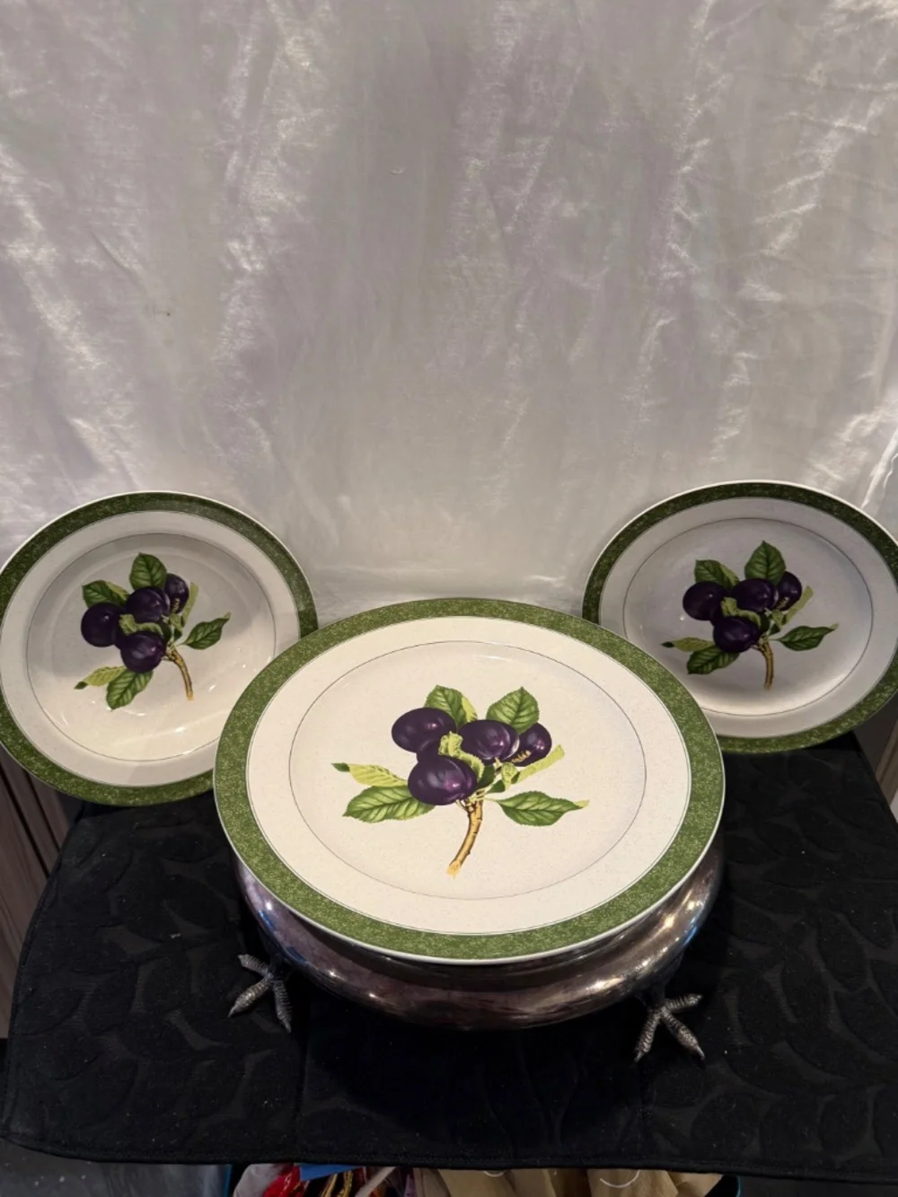 Vintage service for  4 fruit delight collection by Christopher Stuart Y2225